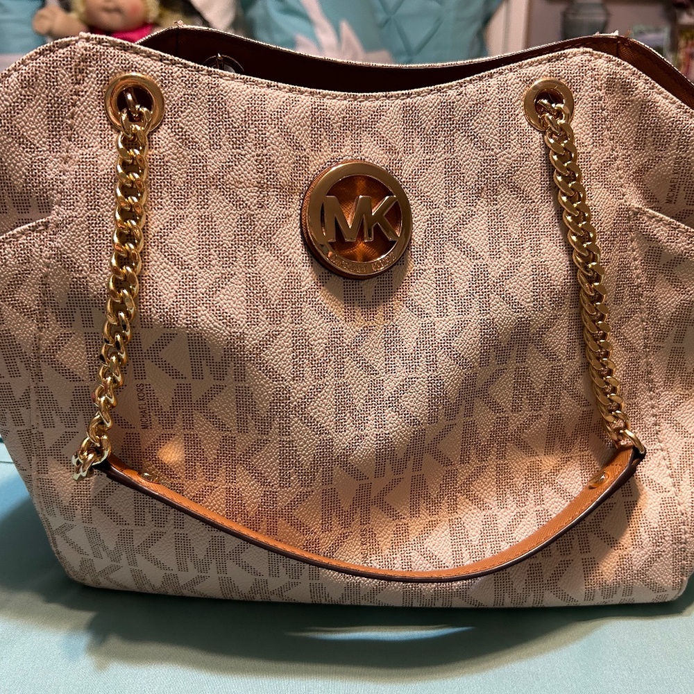 Michael Kors purse